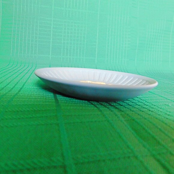 Wedgwood Aurora fluted tray cream on lavender jasperware near mint condition - Picture 3 of 6